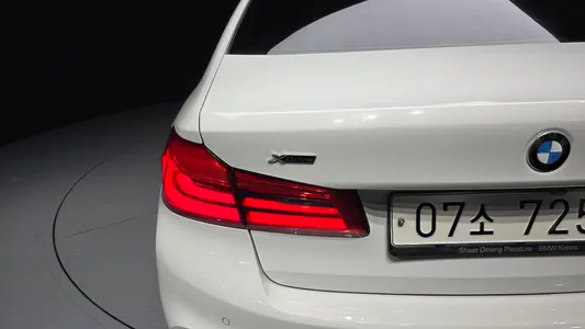 BMW 5 Series (G30) 530i xDrive M 2017 23