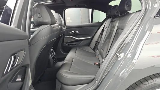 BMW 3 Series (G20) 320i M 2025 11
