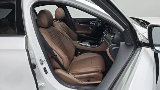 Mercedes-Benz E-Class W213 E250 2023 26
