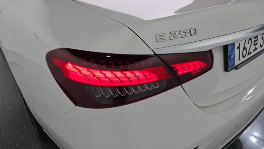 Mercedes-Benz E-Class W213 E250 2023 23