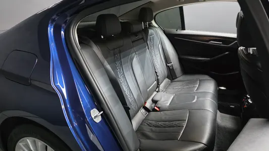 BMW 5 Series (G30) 530i xDrive 2019 11