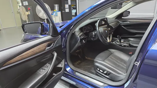 BMW 5 Series (G30) 530i xDrive 2019 10