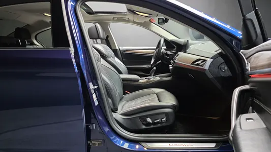BMW 5 Series (G30) 530i xDrive 2019 26