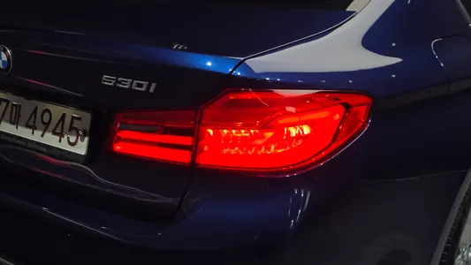 BMW 5 Series (G30) 530i xDrive 2019 23