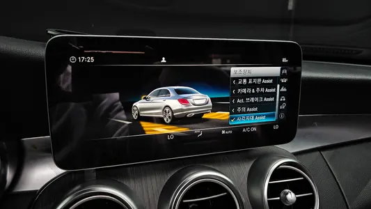 Mercedes-Benz C-Class W205 C220 d 4MATIC AMG Line 2019 16