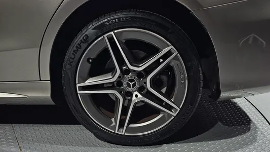 Mercedes-Benz C-Class W205 C220 d 4MATIC AMG Line 2019 21