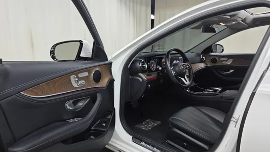 Mercedes-Benz E-Class W213 E220d 4MATIC 2020 9