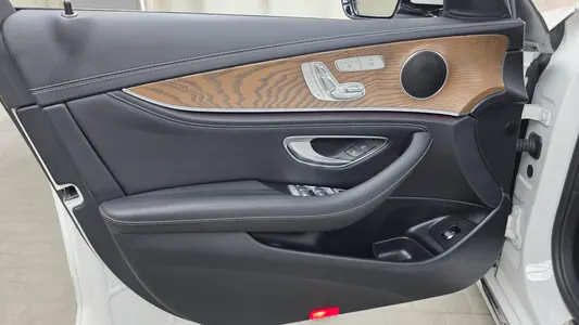 Mercedes-Benz E-Class W213 E220d 4MATIC 2020 24