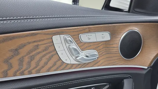 Mercedes-Benz E-Class W213 E220d 4MATIC 2020 28