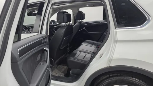 Volkswagen 2 2.0 TDI 2019 11