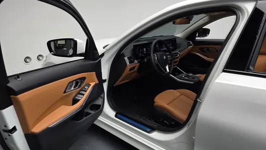 BMW 3 Series (G20) 320i 2023 9
