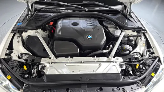 BMW 4 Series (G22) 420i M 2024 6