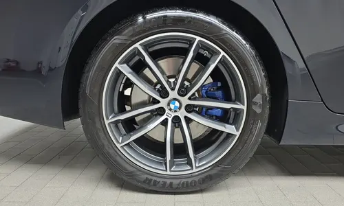 BMW 5 Series (G30) 520i M 2023 4