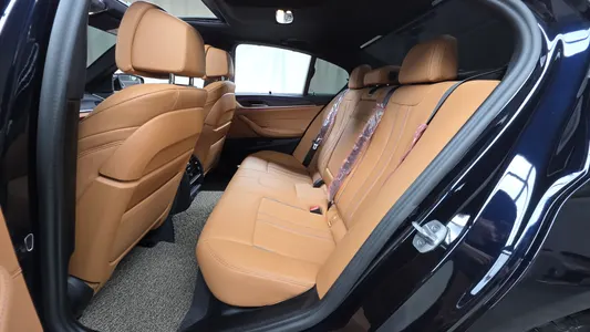 BMW 5 Series (G30) 520i M 2023 11