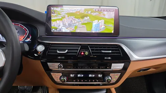 BMW 5 Series (G30) 520i M 2023 12