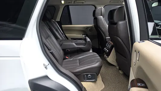 Land Rover 4 4.4 SDV8 Vogue SE 2016 11