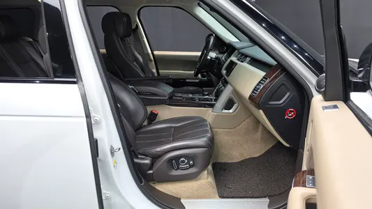 Land Rover 4 4.4 SDV8 Vogue SE 2016 26