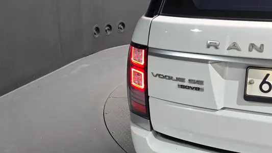 Land Rover 4 4.4 SDV8 Vogue SE 2016 23