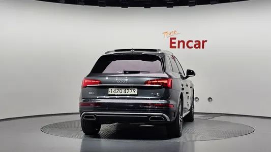 Audi Q5 (FY) 40 TDI 2021 4