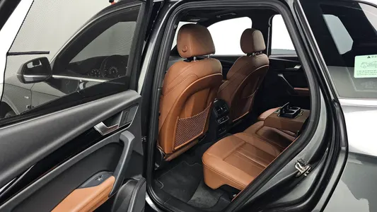 Audi Q5 (FY) 40 TDI 2021 26
