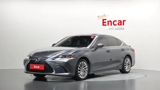 Lexus ES300h 7 2020