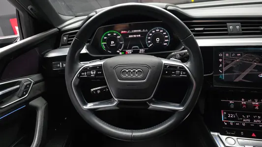 Audi e- 55 2020 12