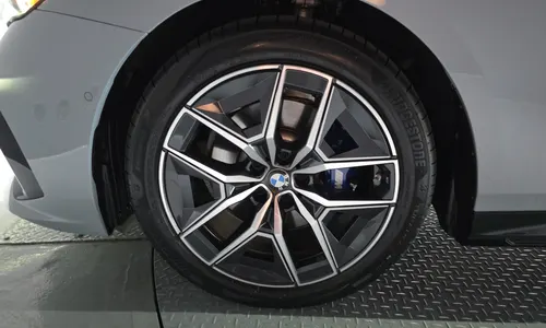 BMW 5 Series (G60) 520i M 2025 4