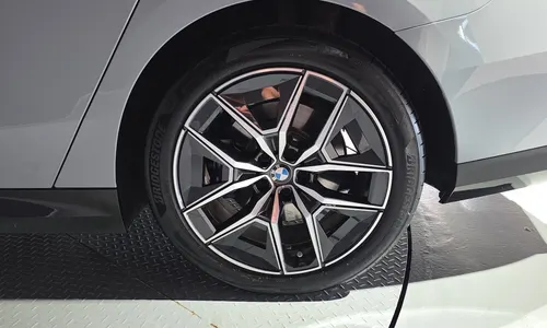 BMW 5 Series (G60) 520i M 2025 21