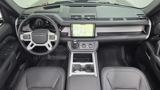 Land Rover (L663) 110 P300 X- SE 2025 9