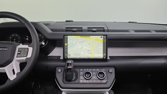 Land Rover (L663) 110 P300 X- SE 2025 14