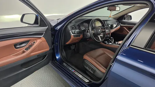 BMW 5 Series (F10) 520d M 2016 10