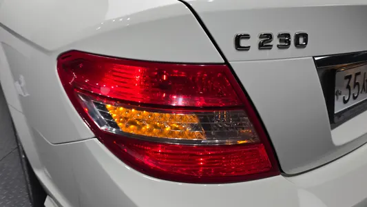 Mercedes-Benz C-Class W204 C230 2007 23