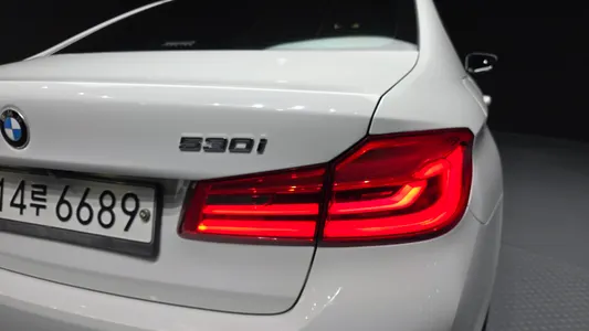 BMW 5 Series (G30) 530i 2020 23
