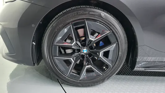 BMW 5 Series (G60) 520i M 2023 4