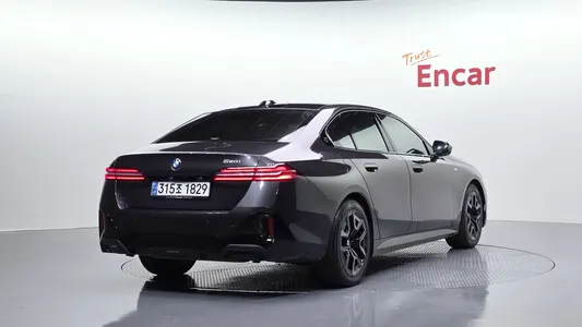 BMW 5 Series (G60) 520i M 2023