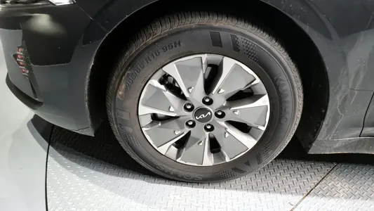 Kia K5 3 2023 5