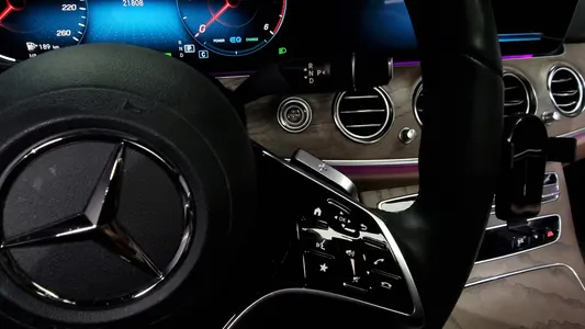 Mercedes-Benz E-Class W213 E220d 4MATIC 2023 9
