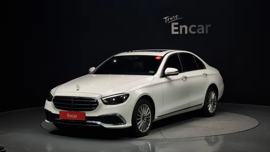 Mercedes-Benz E-Class W213 E220d 4MATIC 2023