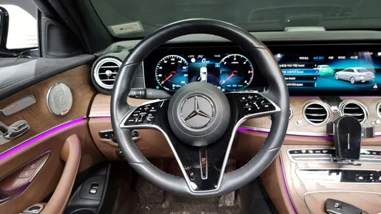 Mercedes-Benz E-Class W213 E220d 4MATIC 2023 12