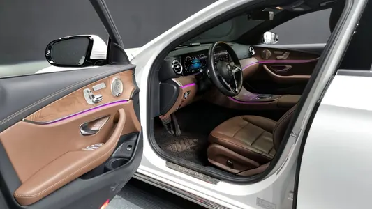 Mercedes-Benz E-Class W213 E220d 4MATIC 2023 10