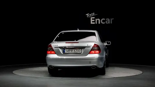 Mercedes-Benz E-Class W211 E350 4MATIC 2007 4
