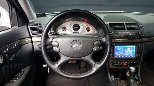Mercedes-Benz E-Class W211 E350 4MATIC 2007 13