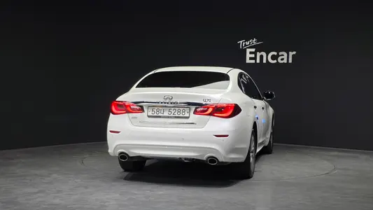Infiniti Q70 3.7 AWD 2018 4