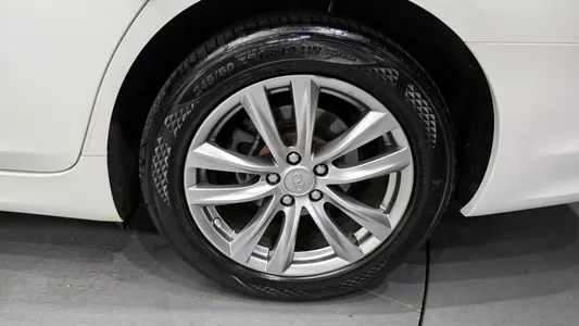 Infiniti Q70 3.7 AWD 2018 5