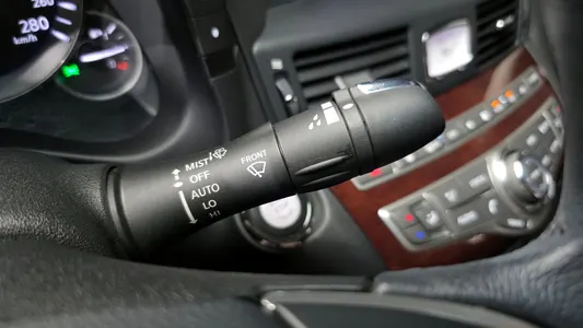 Infiniti Q70 3.7 AWD 2018 16