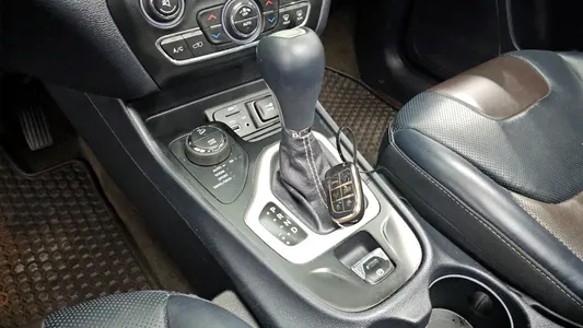 Jeep (KL) 2.0 4WD 2015 9