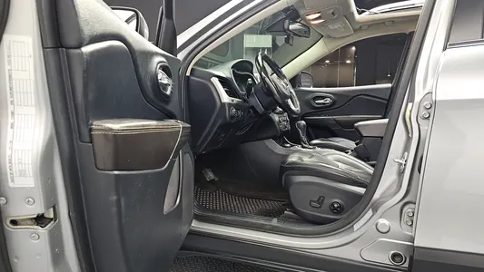 Jeep (KL) 2.0 4WD 2015 10