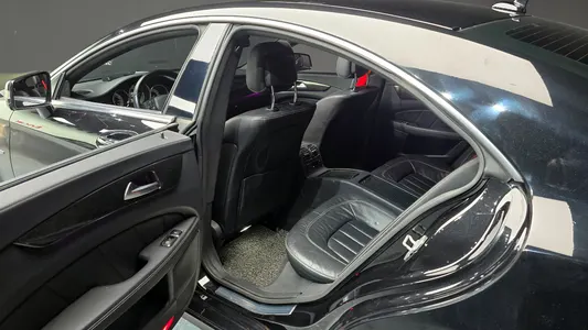Mercedes-Benz CLS-Class W218 CLS350 2012 11