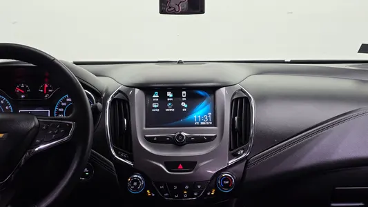 Chevrolet 크루즈 1.4 LT 2017 16