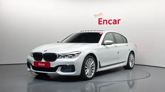 BMW 7 Series (G11) 740e i M 2017